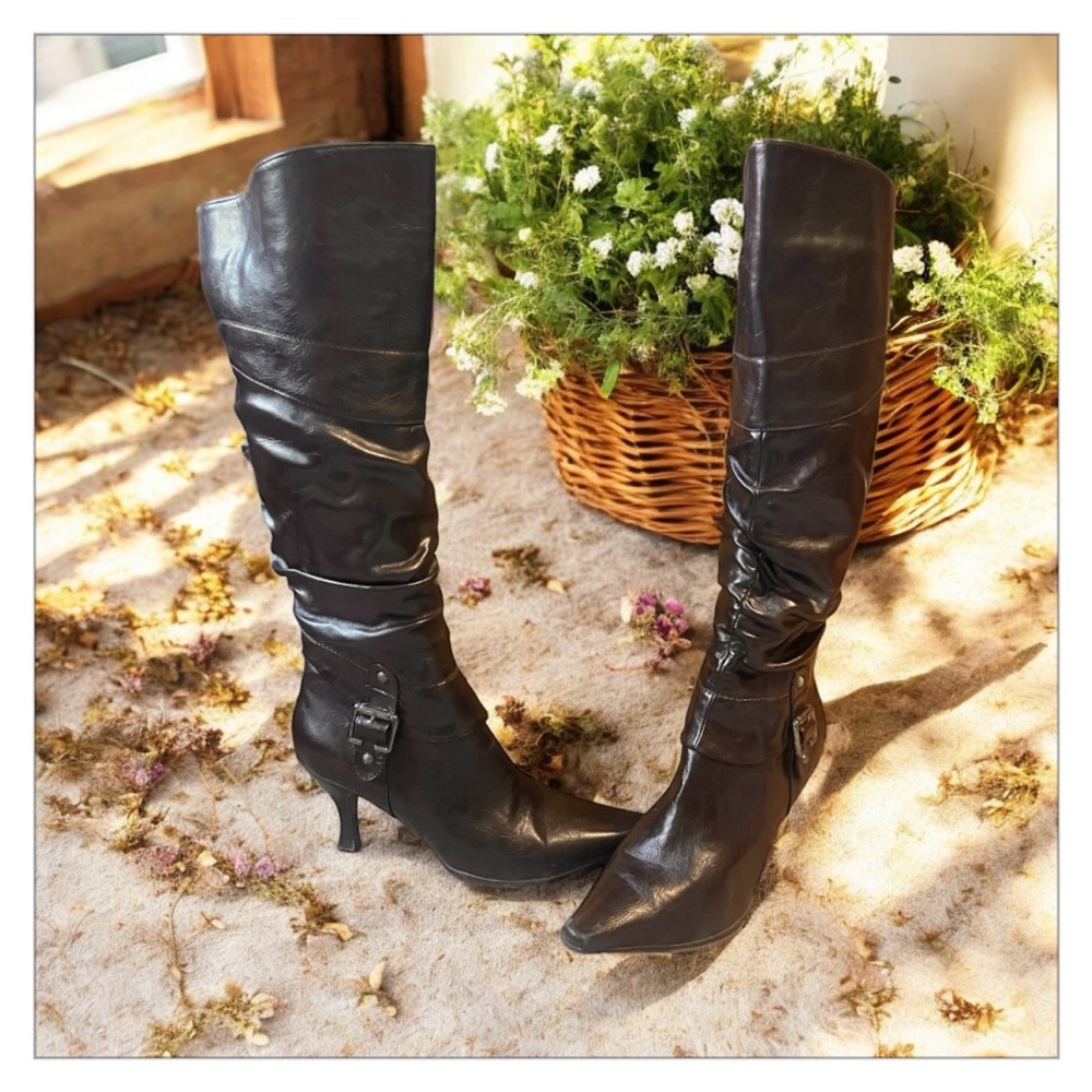 Boutique Burgundy Brown Leather Slouch Heel Boot-Buckle detail -Sz 8 EUC 👢😍